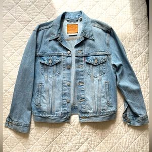 Levi’s ex boyfriend trucker jacket in for real